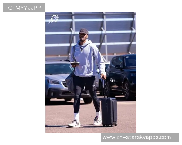 季前赛迎战湖人太阳队晒出布克马威帅气登机照引发关注