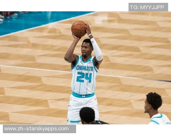 克尼佩尔盛赞布兰登米勒训练营首日表现出色展现强烈求胜欲望 克尼佩尔盛赞布兰登米勒训练营首日表现出色展现强烈求胜欲望