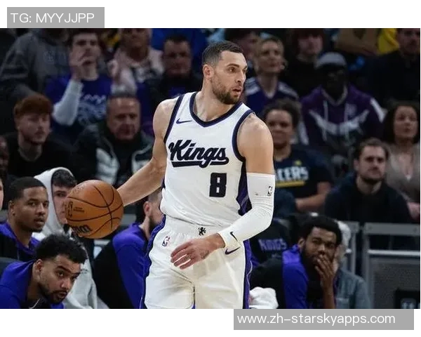 萨城对决库里拉文三分雨下19分4板2助1断展现全能表现 萨城对决库里拉文三分雨下19分4板2助1断展现全能表现