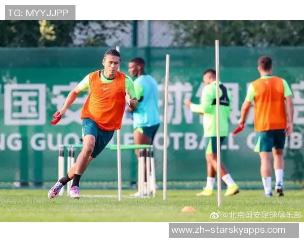 再集结时刻拉米罗带领球队开启新赛季首堂训练课 再集结时刻拉米罗带领球队开启新赛季首堂训练课